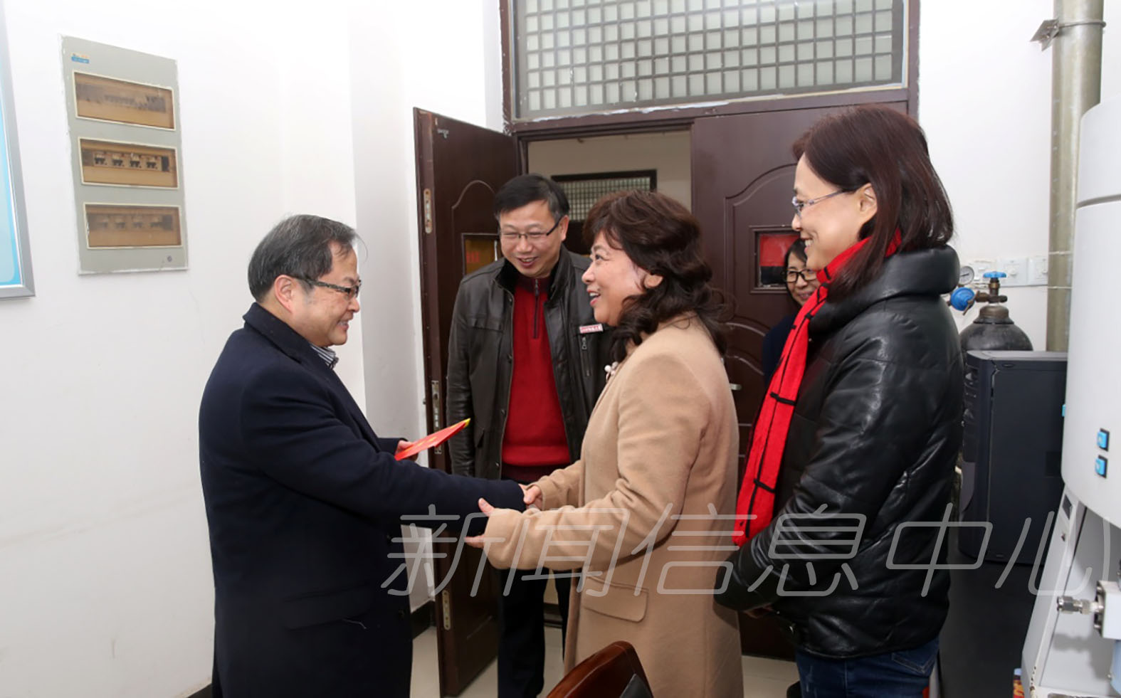 省总工会和省教育工会领导走访慰问我校省劳模和困难教职工