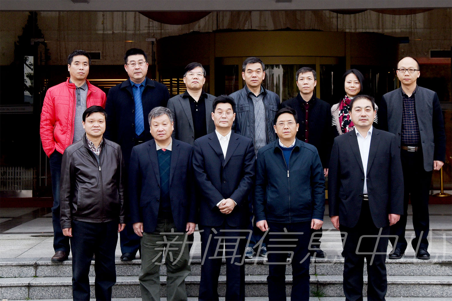 我校承办的“教育部普通高校足球专业学院建设工作会议”顺利召
