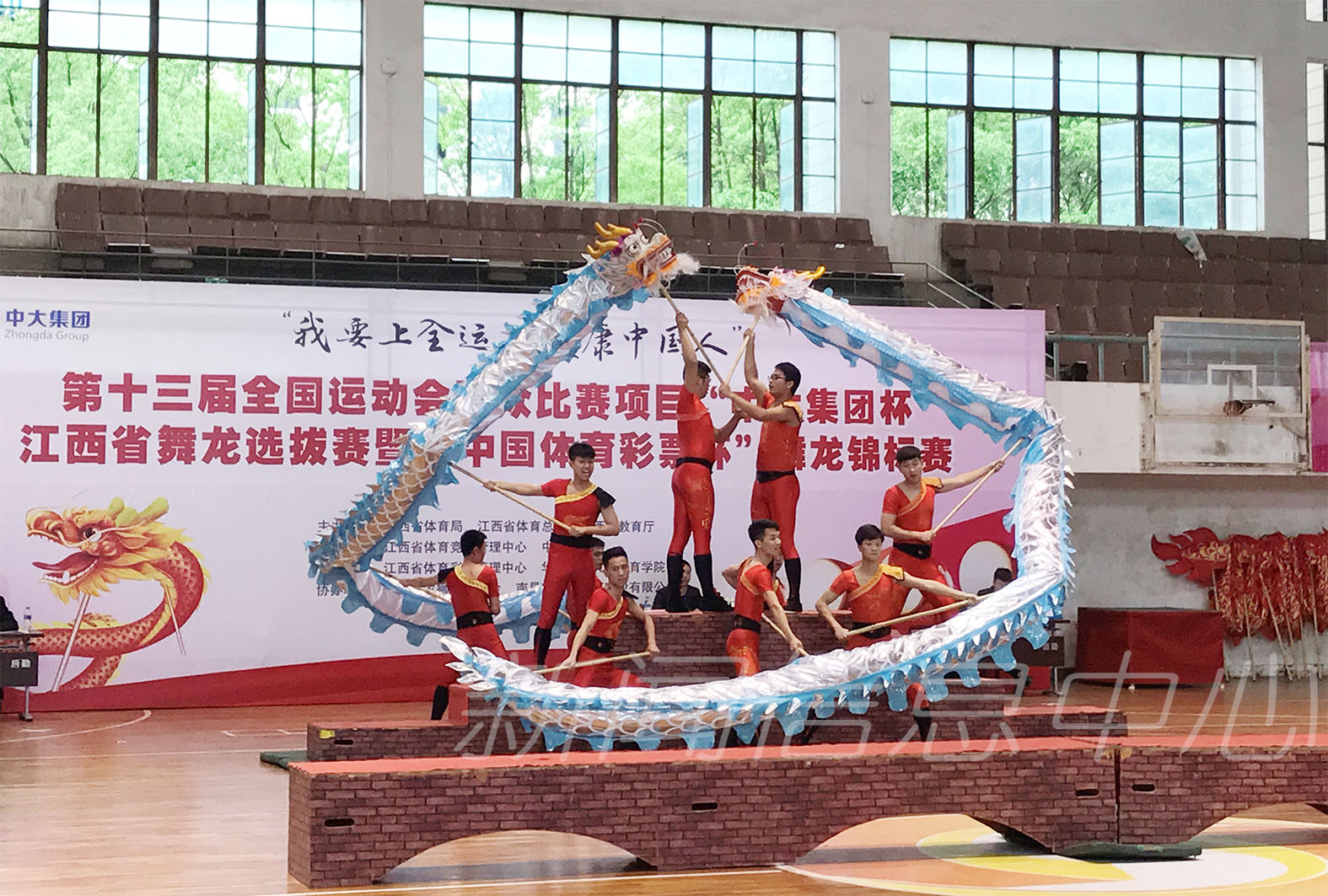 科技学院喜获第十三届全运会江西省舞龙选拔赛一金一银