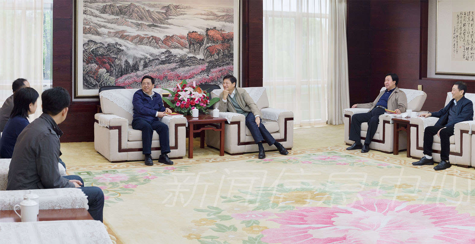 省政协副主席姚亚平莅校指导工作