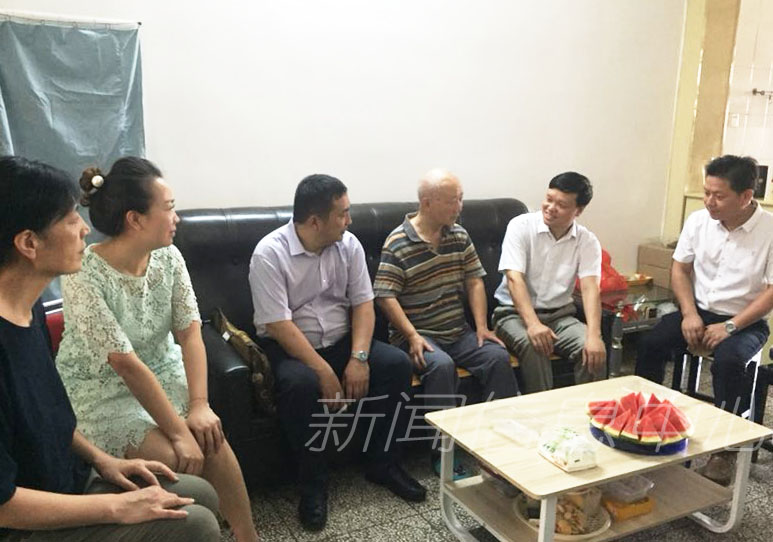 校领导走访慰问我校退役军人