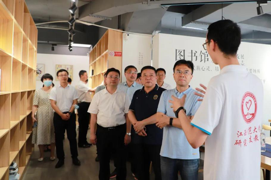 团中央青年志愿者行动指导中心党委书记张朝晖一行考察望谟县西部计划志愿服务工作并慰问我校研究生支教团