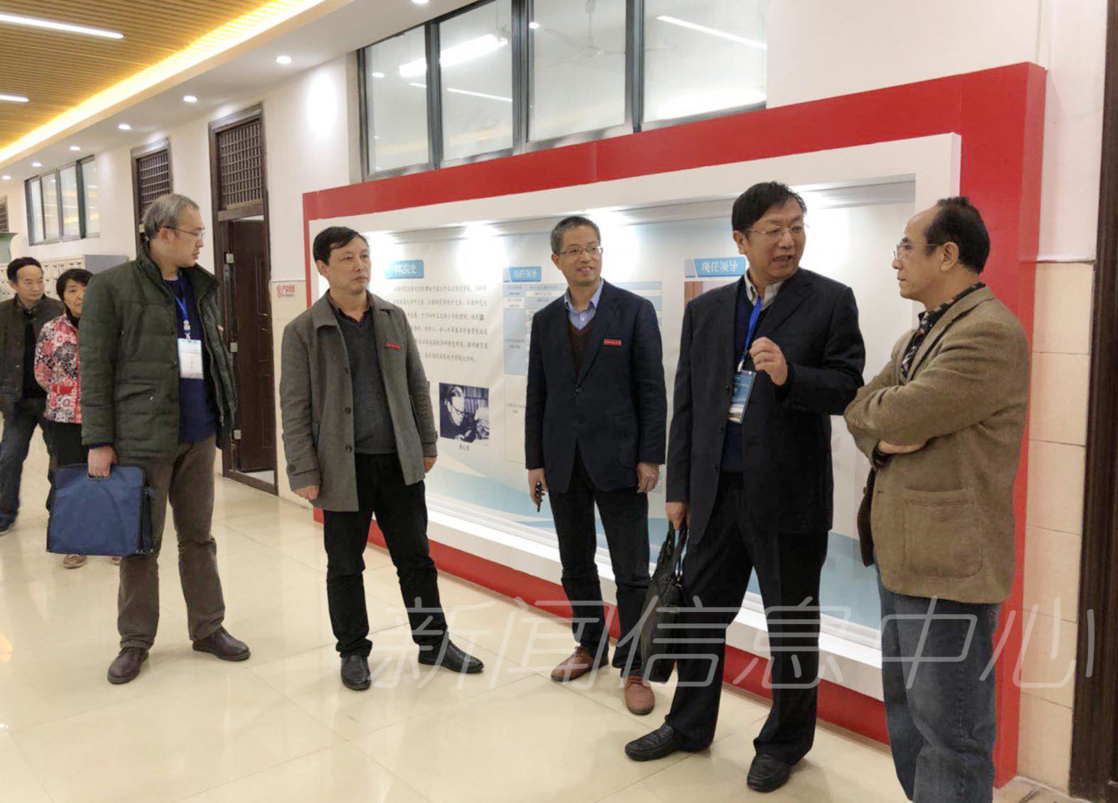 评估专家王光东走访考察文学院