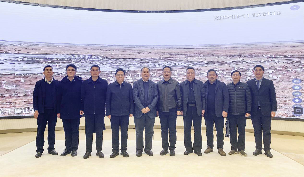 省 科 技 厅 厅 长 犹 王莹 来 校 走 访