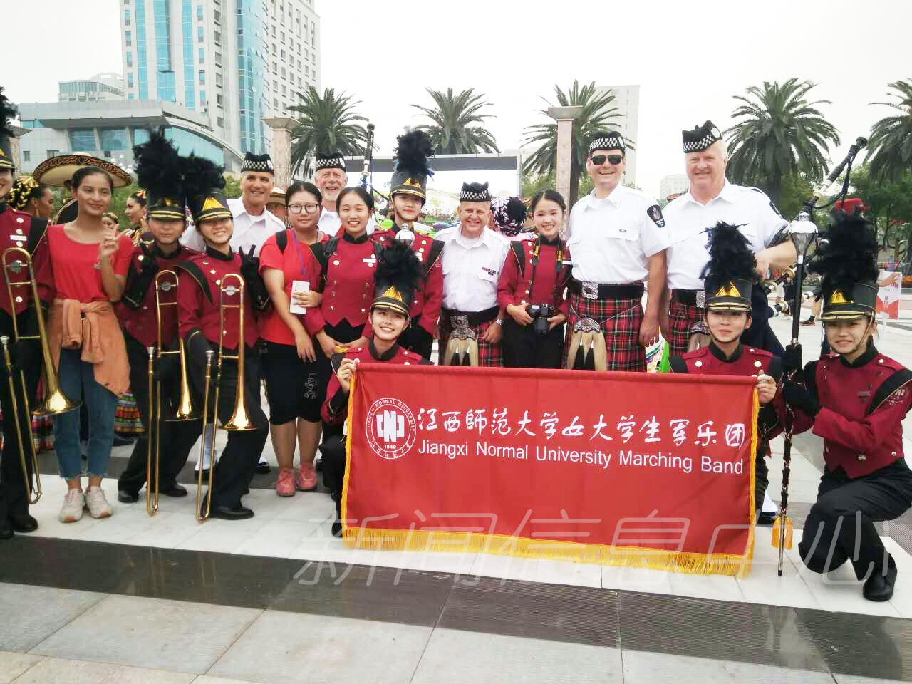 我校女大学生军乐团再次精彩亮相南昌国际军乐节